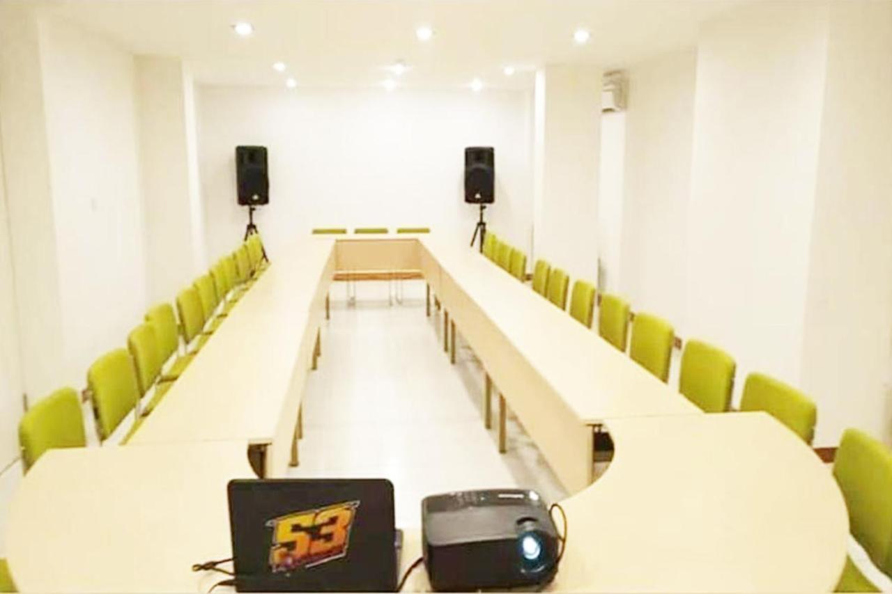 โรงแรมสิงคราชา ซีงาราจา ภายนอก รูปภาพ