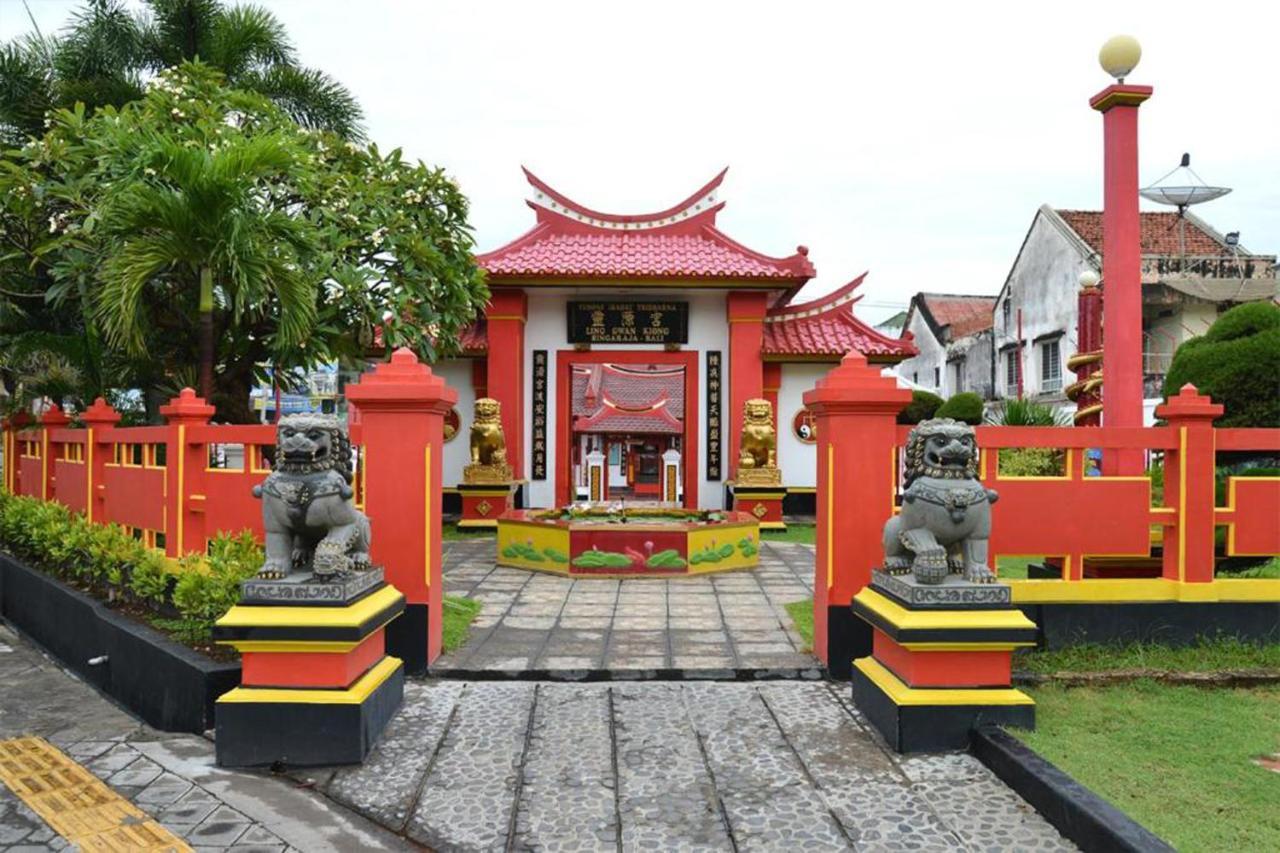 โรงแรมสิงคราชา ซีงาราจา ภายนอก รูปภาพ