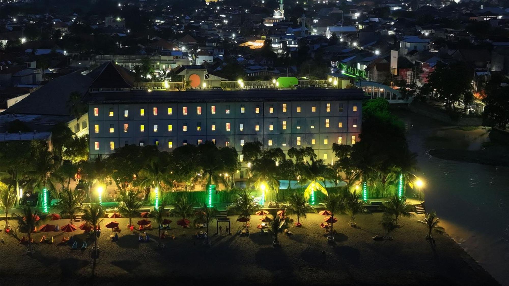 โรงแรมสิงคราชา ซีงาราจา ภายนอก รูปภาพ