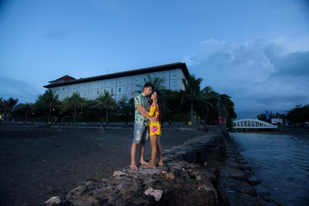 โรงแรมสิงคราชา ซีงาราจา ภายนอก รูปภาพ