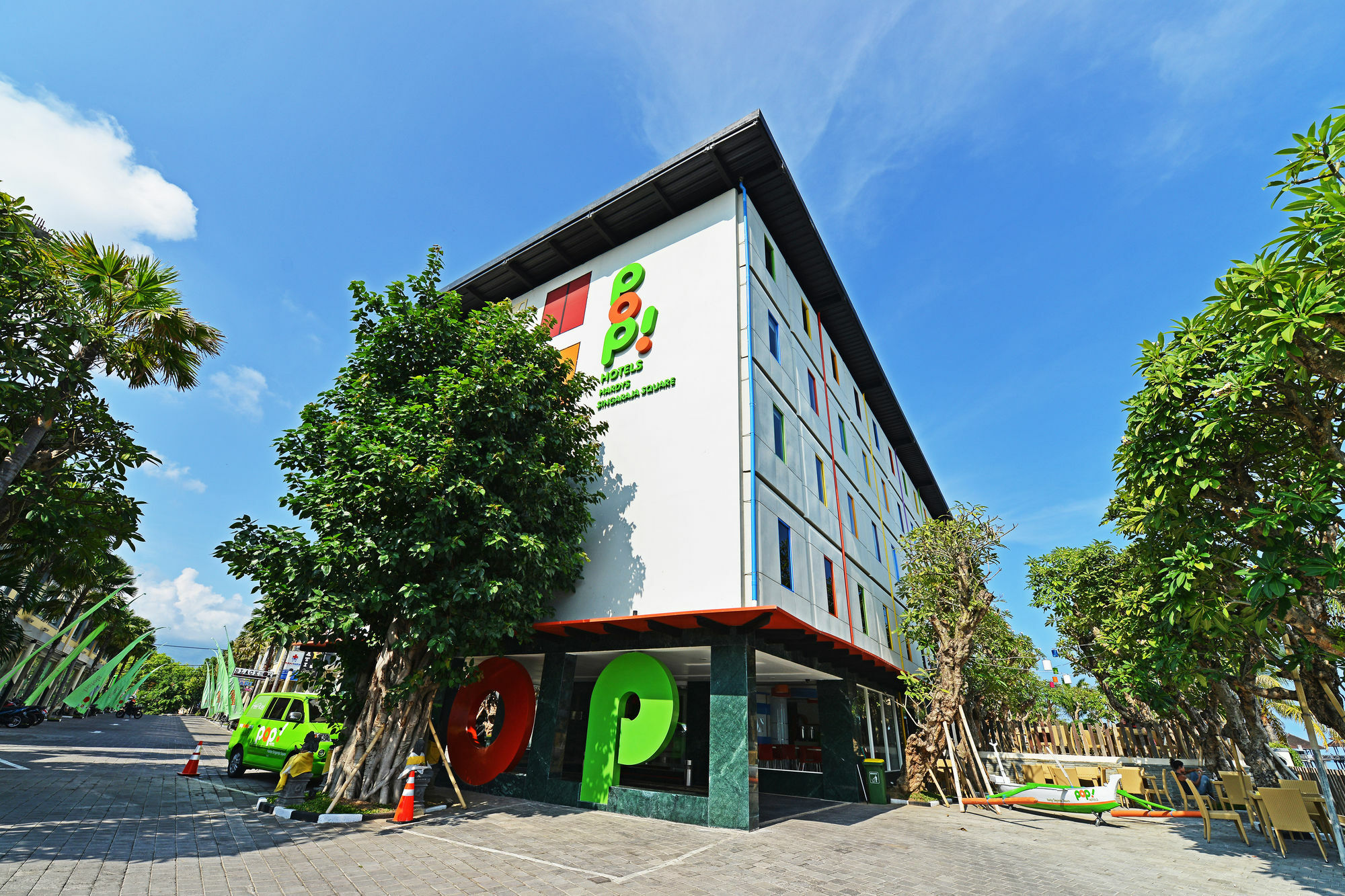 โรงแรมสิงคราชา ซีงาราจา ภายนอก รูปภาพ