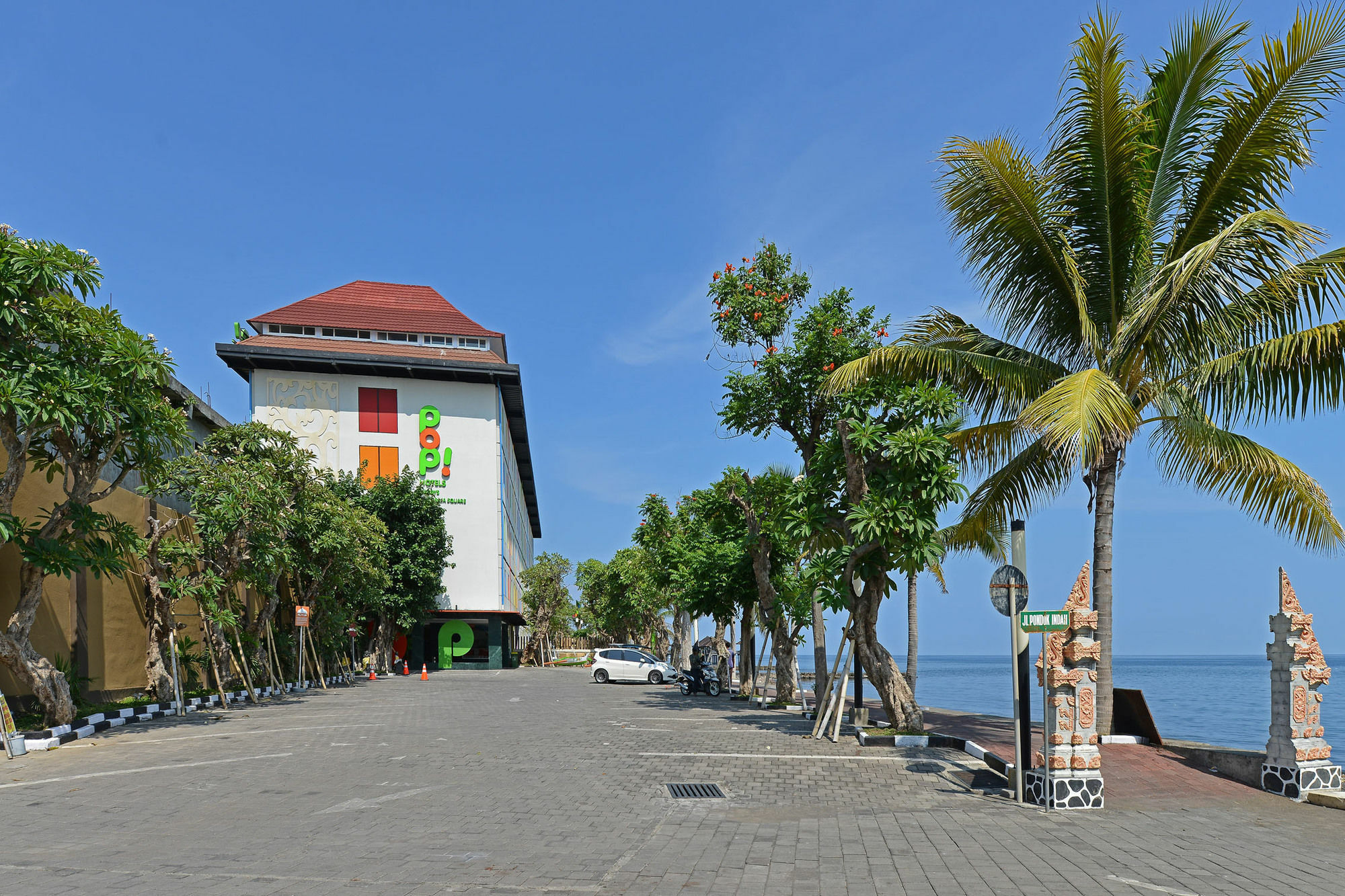 โรงแรมสิงคราชา ซีงาราจา ภายนอก รูปภาพ